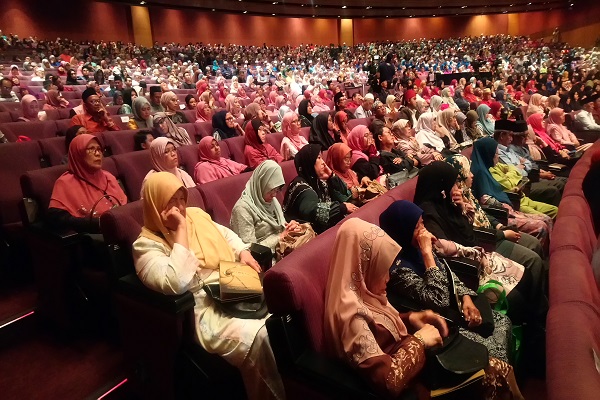 اجرای قاریان ضعیف در شب پایانی مسابقات / خروج های لحنی نماینده مصر