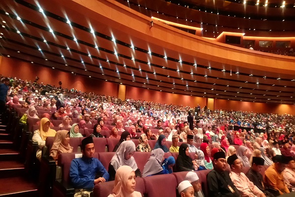 اجرای قاریان ضعیف در شب پایانی مسابقات / خروج های لحنی نماینده مصر