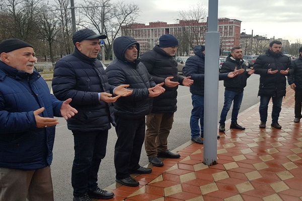 ادای احترام شیعیان بلاروس به سردار آسمانی + عکس