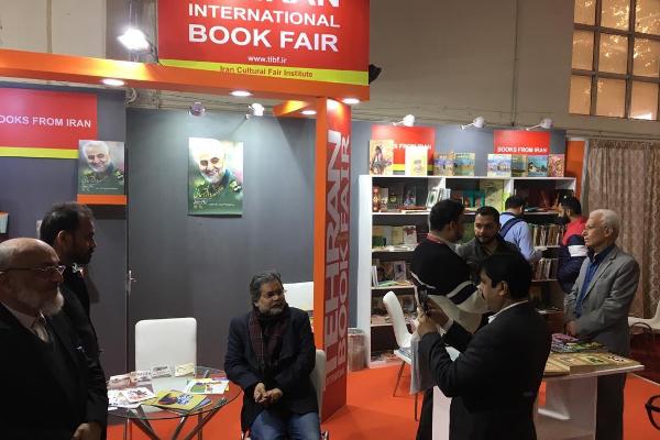 محبوبیت حاج قاسم سلیمانی در نمایشگاه کتاب دهلی‌نو