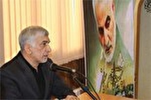 نگاه نافذی که یادآور آموزه‌های ناب مکتب عاشوراست