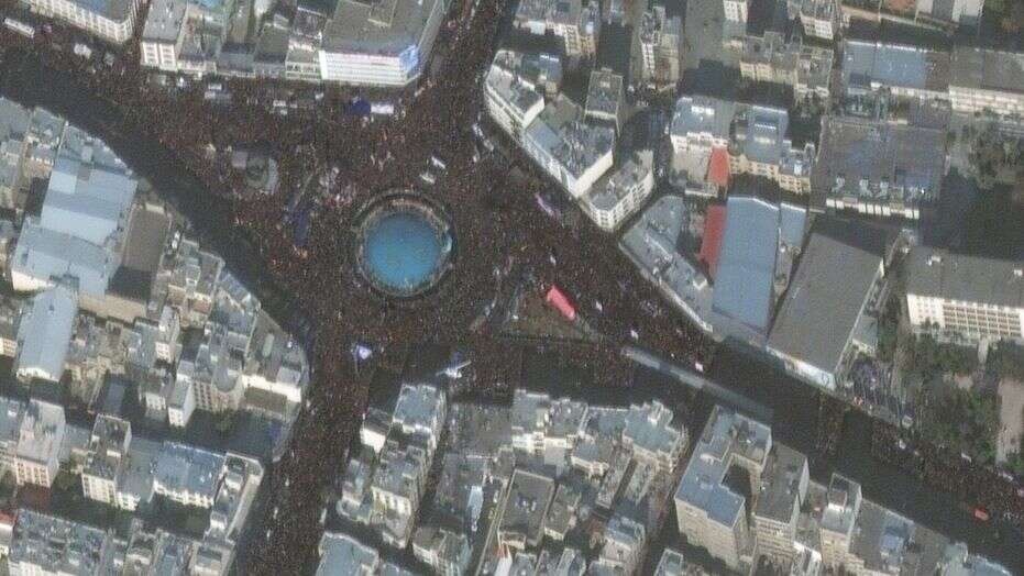 ماهوارههای فضایی هم مراسم تشییع را به نظاره نشستند/ 3 عکس ماهوارهای از جمعیت تهران ماهوارههای فضایی هم مراسم تشییع را به نظاره نشستند/ 3 عکس ماهوارهای از جمعیت تهران