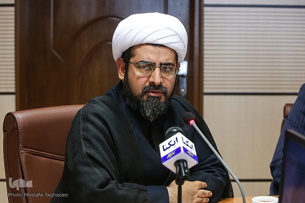 برنامه ویژه جامعه قرآنی در گرامیداشت سردار شهید سلیمانی/ برگزاری محفل قرآنی در حسینیه فاطمة‌الزهرا(س) تهران