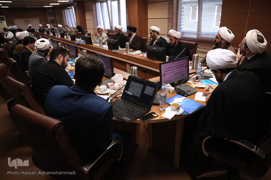 تشییع سردار سلیمانی نمونه‌ای از برکات قرآن / تأکید بر تبدیل آثار قرآنی به فراورده‌های سهل‌الوصول