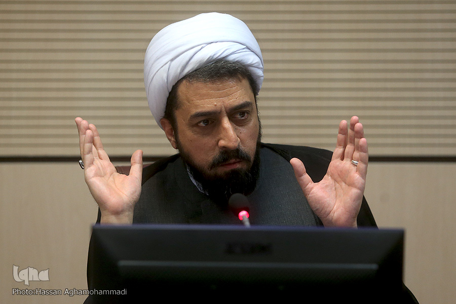 تأکید بر تبدیل مفاهیم قرآنی به فراورده‌های سهل‌الوصول