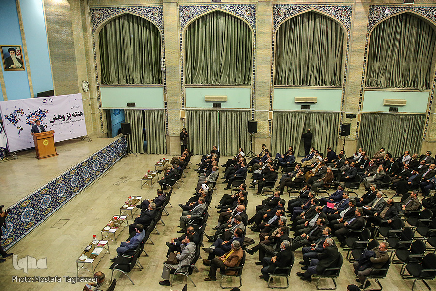 پایه هر استدلالی در قرآن تحقیق و پژوهش است پایه هر استدلالی در قرآن تحقیق و پژوهش است