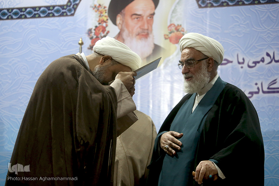 عزت از دست رفته امت اسلام جز با وحدت باز نمیگردد عزت از دست رفته امت اسلام جز با وحدت باز نمیگردد