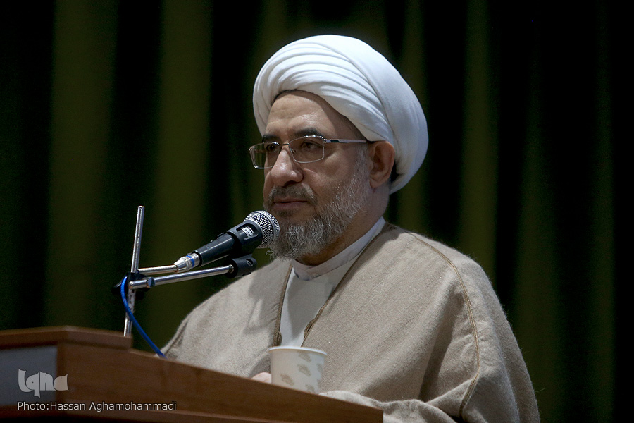 عزت از دست رفته امت اسلام جز با وحدت باز نمیگردد عزت از دست رفته امت اسلام جز با وحدت باز نمیگردد