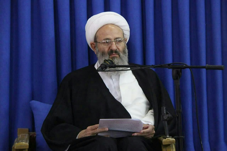 حمایت مردم از نظام به معنای حمایت از همه مسئولان نیست