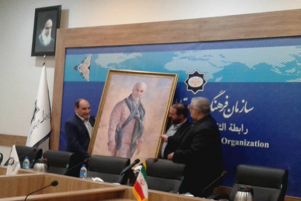 عکس | حاج قاسم رزمنده؛ هدیه&zwnj;ای برای رهبر انقلاب