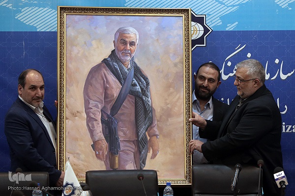 عکس | حاج قاسم رزمنده؛ هدیه&zwnj;ای برای رهبر انقلاب