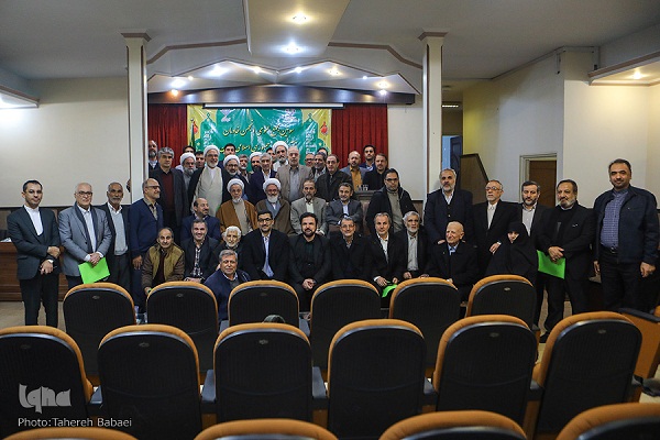 ارائه پیشنهاد اضافه شدن فعالان ممتاز قرآن به انجمن خادمان / تصویب اساس&zwnj;نامه در جلسه فوق&zwnj;العاده