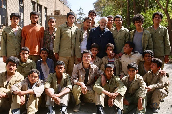 اکران فیلم 23 نفر در پردیسان قم