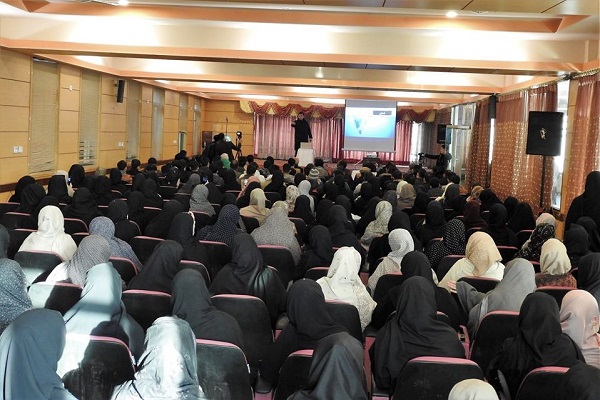 همایش &laquo;الگوپذیری از حضرت زهرا(س)&raquo; در پاکستان