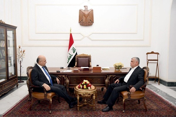 استقبال رئیس جمهور عراق از مقامات کشورش استقبال رئیس جمهور عراق از مقامات کشورش