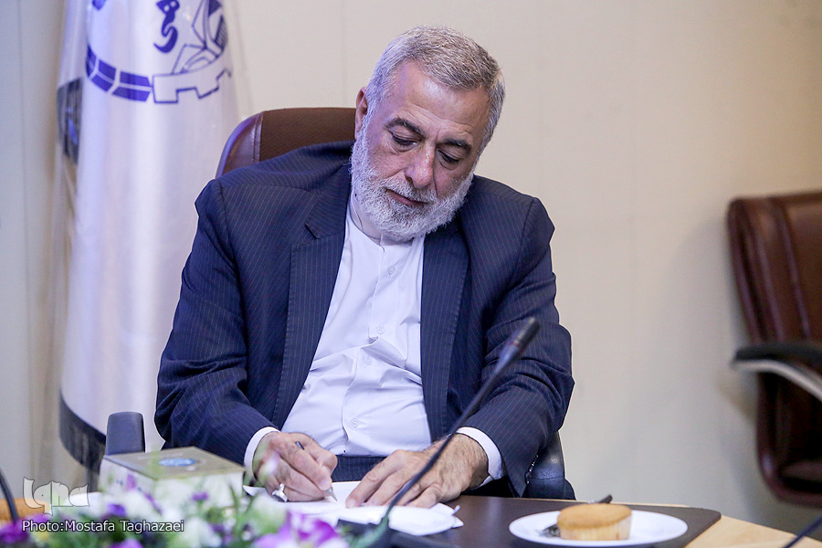 انجمن‌های لبنانی و عراقی: مرحوم شیخ‌الاسلام پرچمدار تقریب بود