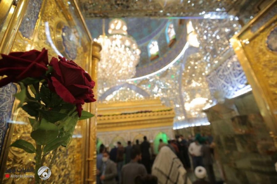 تزئین حرم مطهر امیرالمومنین(ع) با چهار هزار شاخه گل