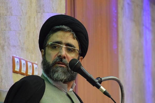 استغفار و روزه؛ مهم‌ترین اعمال ماه رجب/ وظیفه فرزندان در قبال والدین «احسان» است