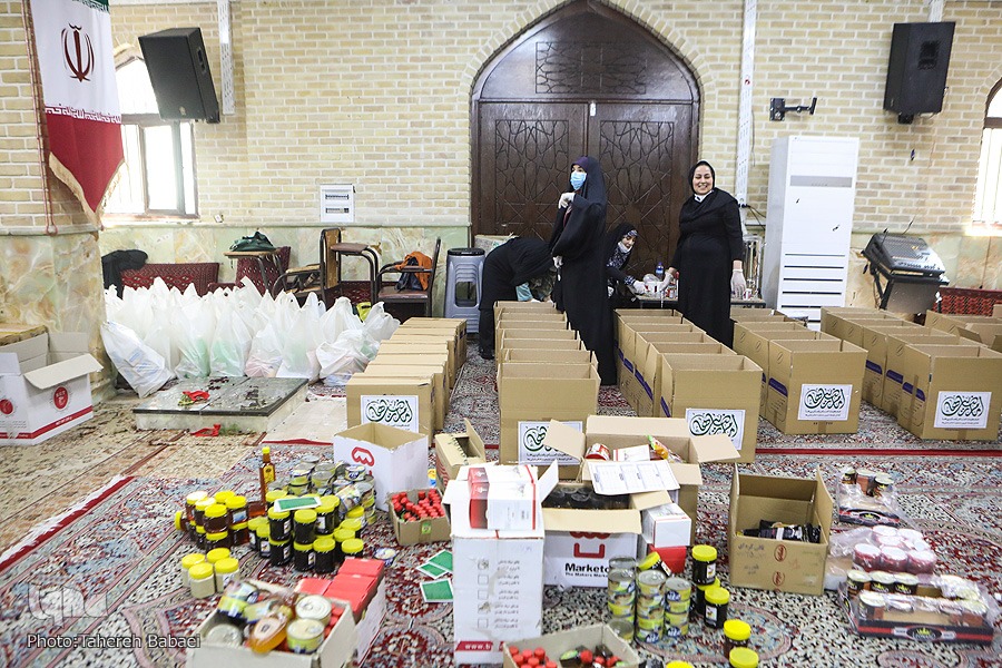 توزیع بسته&zwnj;های معیشتی بین 1200 خانواده درگیر با کرونا
