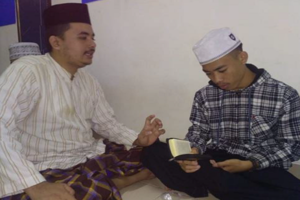 تأسیس مرکز دارالقرآن الکریم در کالج صدرا اندونزی تأسیس مرکز دارالقرآن الکریم در کالج صدرا اندونزی