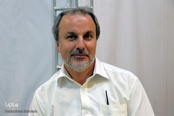 خط رایانه&zwnj;ای؛ رقیب جدی کاتبان قرآن/کاتبی که مادرش اولین سرمشق را دارد