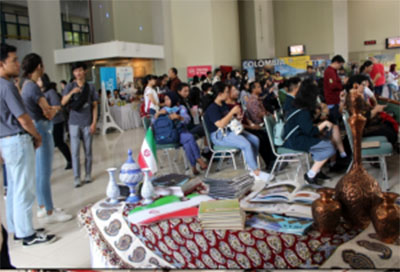 نمایش جاذبه‌های ایران در دانشگاه کاتولیک اندونزی