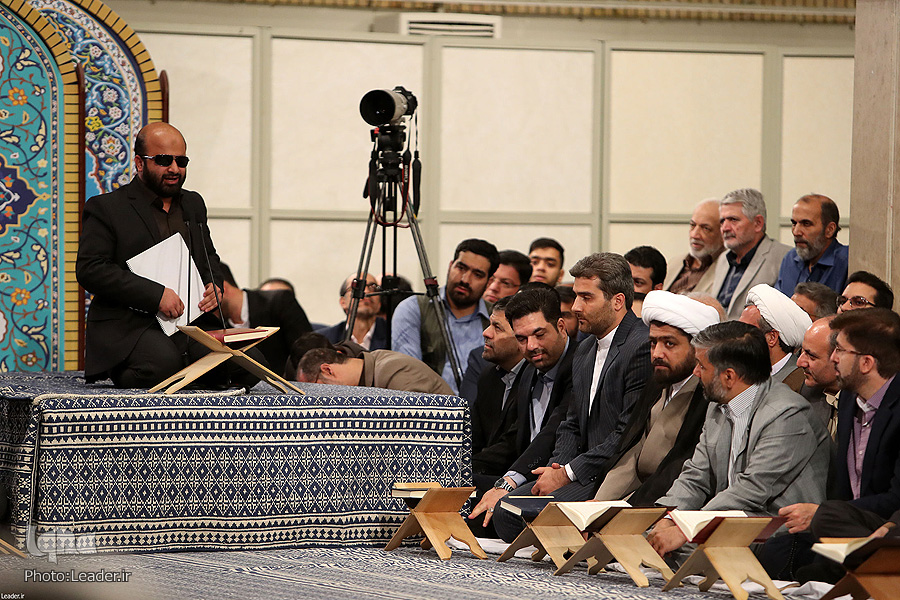 خوشحالی و شعف قاری روشندل از دریافت انگشتر رهبر انقلاب