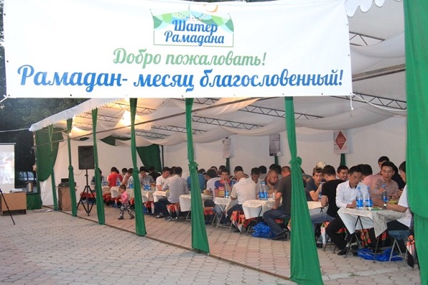 رمضان در قرقیزستان؛ از خیرات در شب قدر تا کمک به یتیم‌ خانه‌ها+عکس