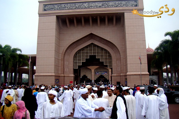 رمضان در مالزی؛ از چشمنوازی صفهای نماز تا بازار پررونق تخفیف رمضان در مالزی؛ از چشمنوازی صفهای نماز تا بازار پررونق تخفیف