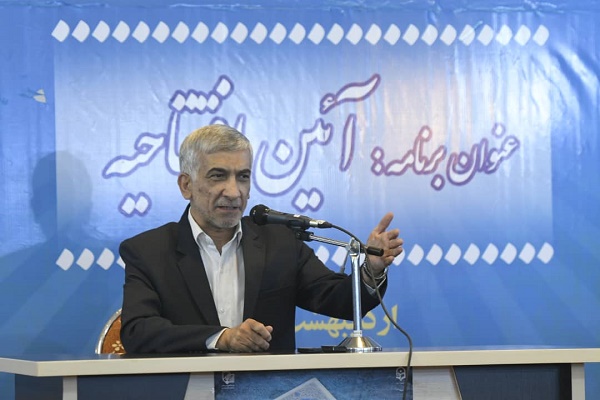 بسنده کردن به تلاوت قرآن، وافی به مقصود نیست