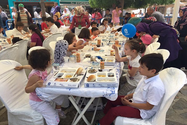 رمضان در ترکیه؛ ماه چاوشی خوانی و اجرای موسیقی عرفانی رمضان در ترکیه؛ ماه چاوشی خوانی و اجرای موسیقی عرفانی