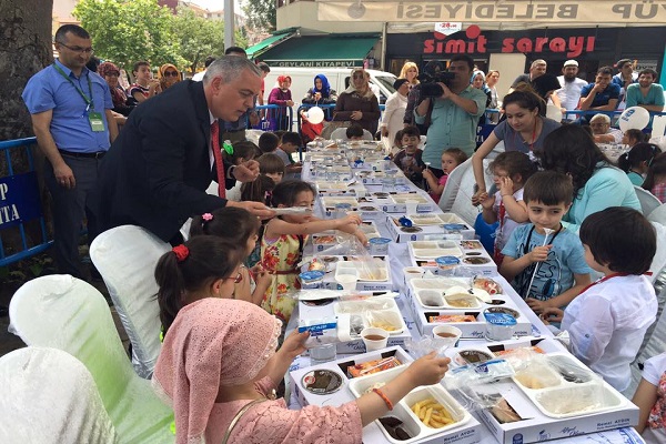 رمضان در ترکیه؛ ماه چاوشی خوانی و اجرای موسیقی عرفانی رمضان در ترکیه؛ ماه چاوشی خوانی و اجرای موسیقی عرفانی
