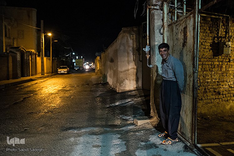 اینجا چراغی روشن است