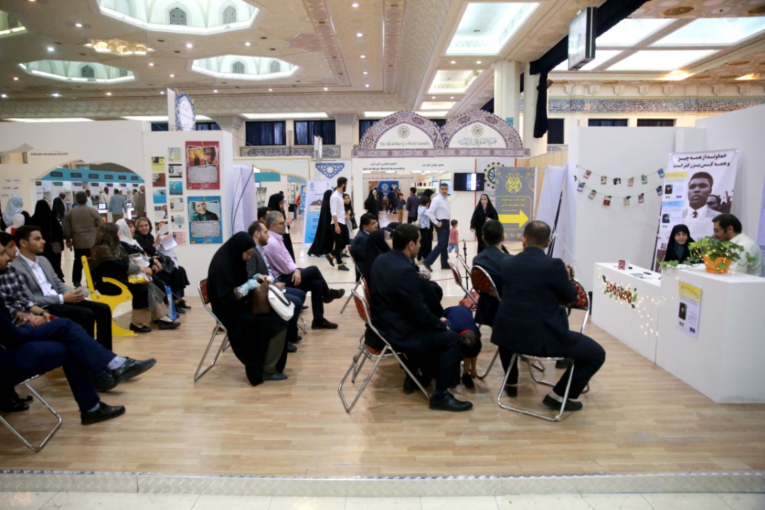 مراسم جشن امضای کتاب‌های تازه مسلمان فرانسوی برگزار شد