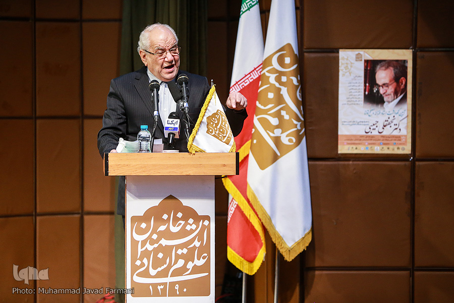 حکمت مختص ایران‌زمین است/ گلایه‌مندی از بی‌توجهی نسبت به تصحیح متون