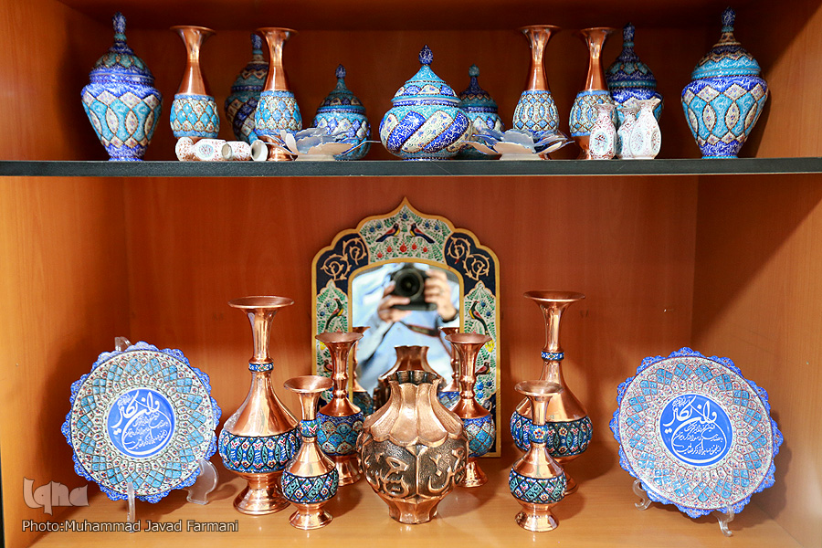 بخش صنایع دستی نمایشگاه قرآن؛ تجلی کار و سرمایه ایرانی/ گلایه برخی غرفه&lrm;داران