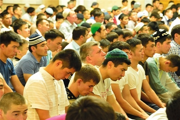 رمضان در قزاقستان؛ از حمل و نقل رایگان تا اجرای سرود «ژاراپازان» رمضان در قزاقستان؛ از حمل و نقل رایگان تا اجرای سرود «ژاراپازان»