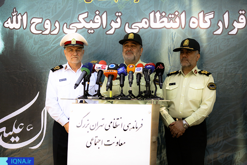 حضور 300 هزار زائر در مراسم ارتحال امام خمینی(ره) حضور 300 هزار زائر در مراسم ارتحال امام خمینی(ره)