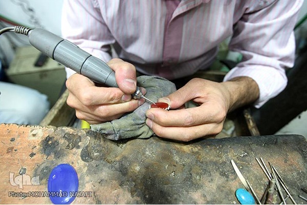 فردا//ضربهای که دلالان به صنعت زیورآلات میزنند/ «توسعه خوشهای»؛ ناجی انگشترسازی فردا//ضربهای که دلالان به صنعت زیورآلات میزنند/ «توسعه خوشهای»؛ ناجی انگشترسازی