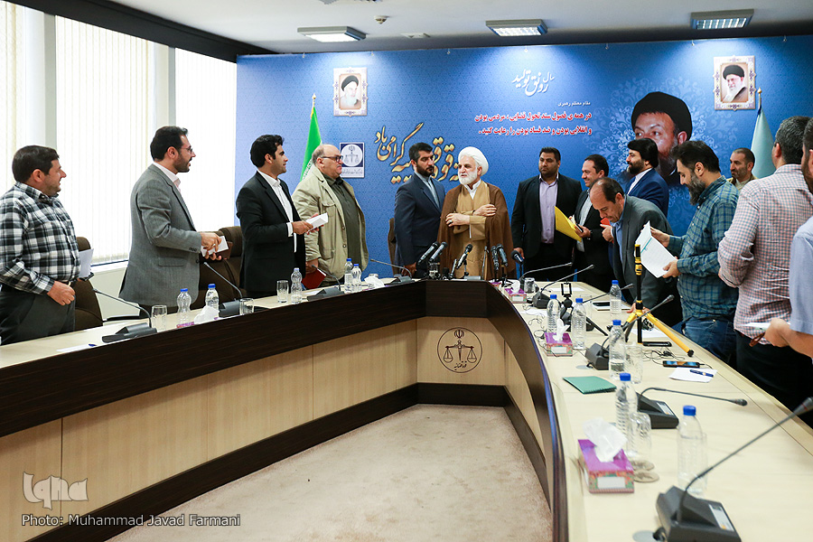 تفاوت&zwnj;های مراسم هفته قوه قضائیه امسال با سال&zwnj;های قبل/ از افشاکنندگان مفاسد حمایت می&zwnj;کنیم