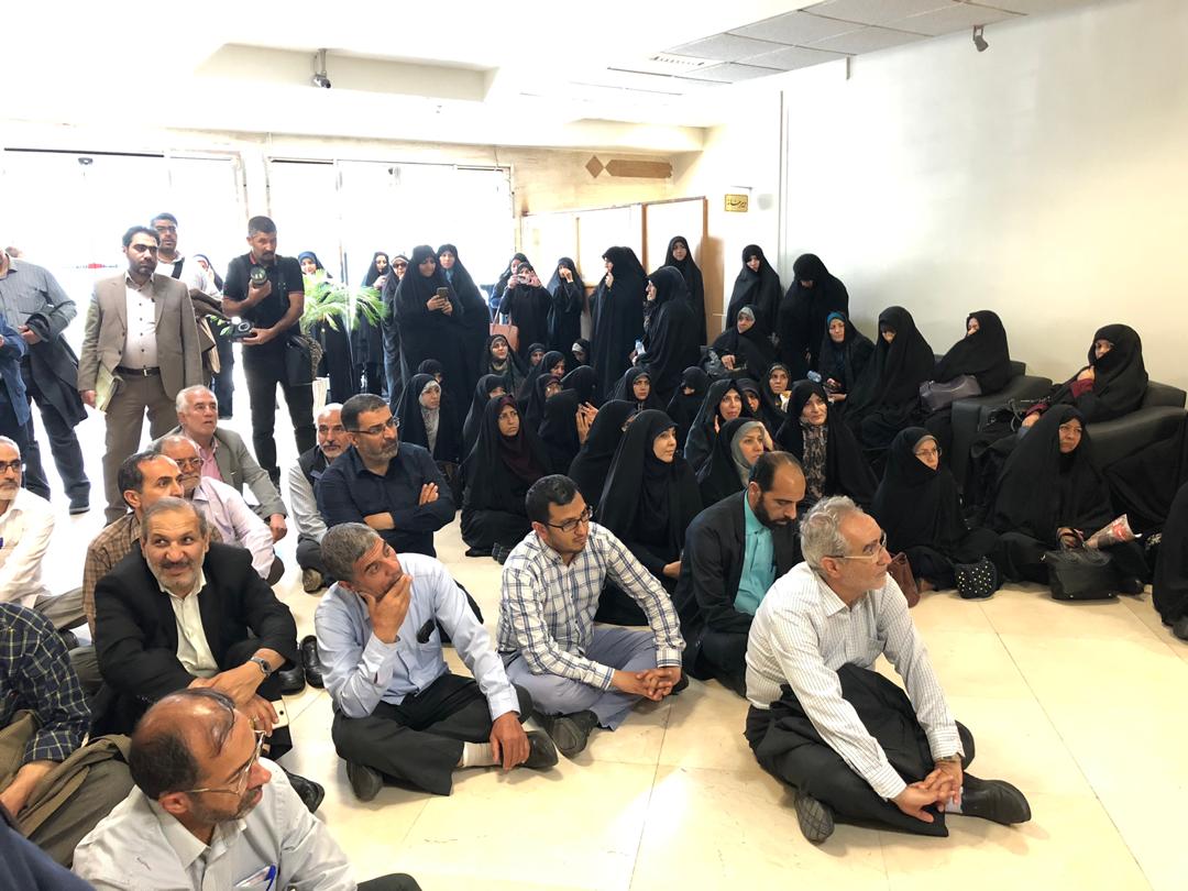 تجمع مطالبه‌گرانه مدیران مؤسسات قرآنی در دبیرخانه شورای عالی انقلاب فرهنگی