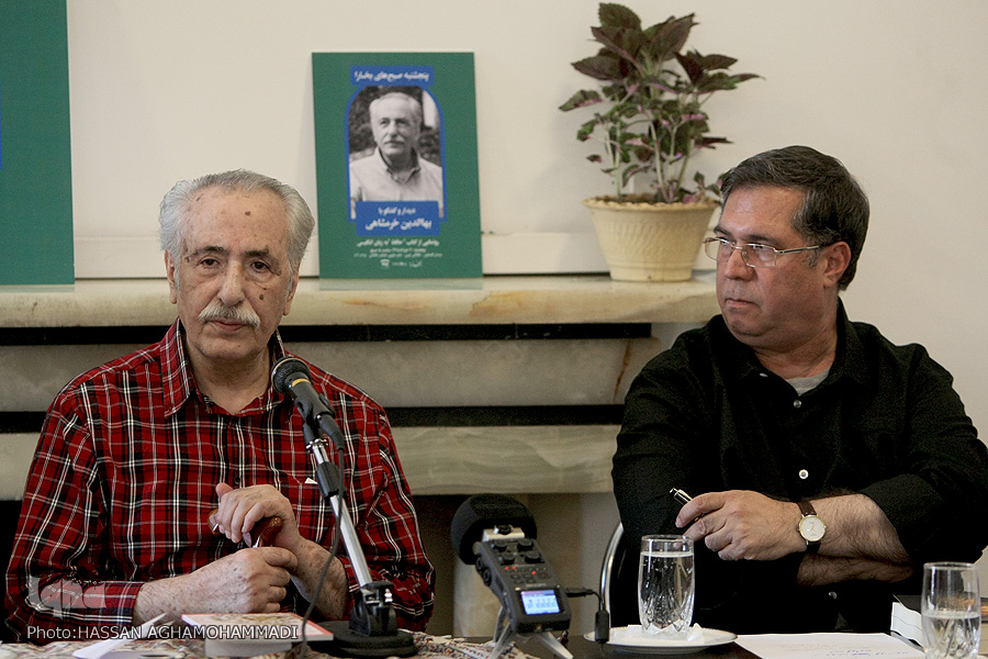 ترجمه&zwnj;های قرآن انگلیسی و فرانسه بیش از فارسی/هر روز دو صفحه حافظ و سعدی بخوانید