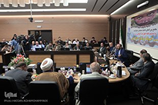 جنایت جنگی با پوشش حقوق بشر و دموکراسی/ بر هم زدن نظم جهانی با سلاح پولی