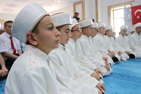 جشن فارغ التحصيلی حافظان قرآن در ترکیه + عکس جشن فارغ التحصيلی حافظان قرآن در ترکیه + عکس