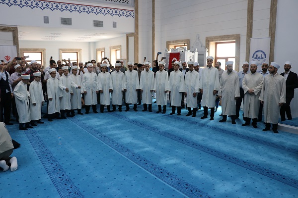 جشن فارغ التحصيلی حافظان قرآن در ترکیه + عکس جشن فارغ التحصيلی حافظان قرآن در ترکیه + عکس