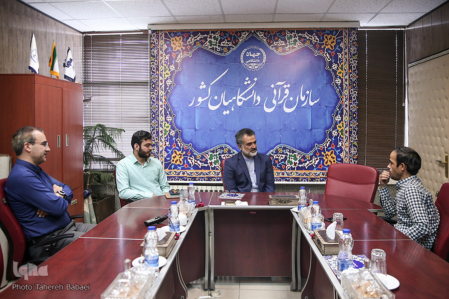 بینات بوشهر؛ موسسه‌ای که به دنبال راهبری عرصه مجازی است/ چشم‌انداز تربیت مدیران جهادی