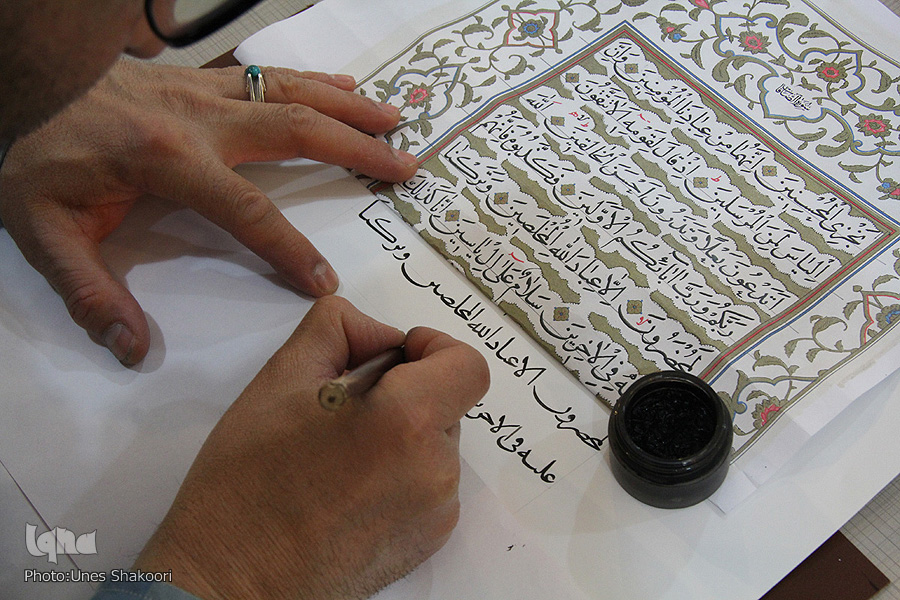 پنجشنبه****زندگی یک کاتب قرآن از خاکریزهای جنگ تا مهاجرت از ایران