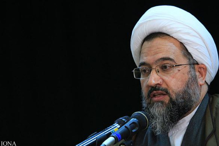 نشر تصاویر بی‌حجاب سلبریتی‌ها؛ اشاعه فحشا یا خدمتی فرهنگی!