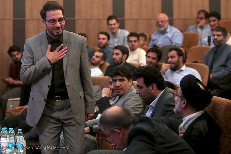 &laquo;وَمَنْ يَتَوَكَّلْ عَلَى اللَّهِ فَهُوَ حَسْبُهُ&raquo;؛ مبنای ایستادگی مقام معظم رهبری در برابر استکبار