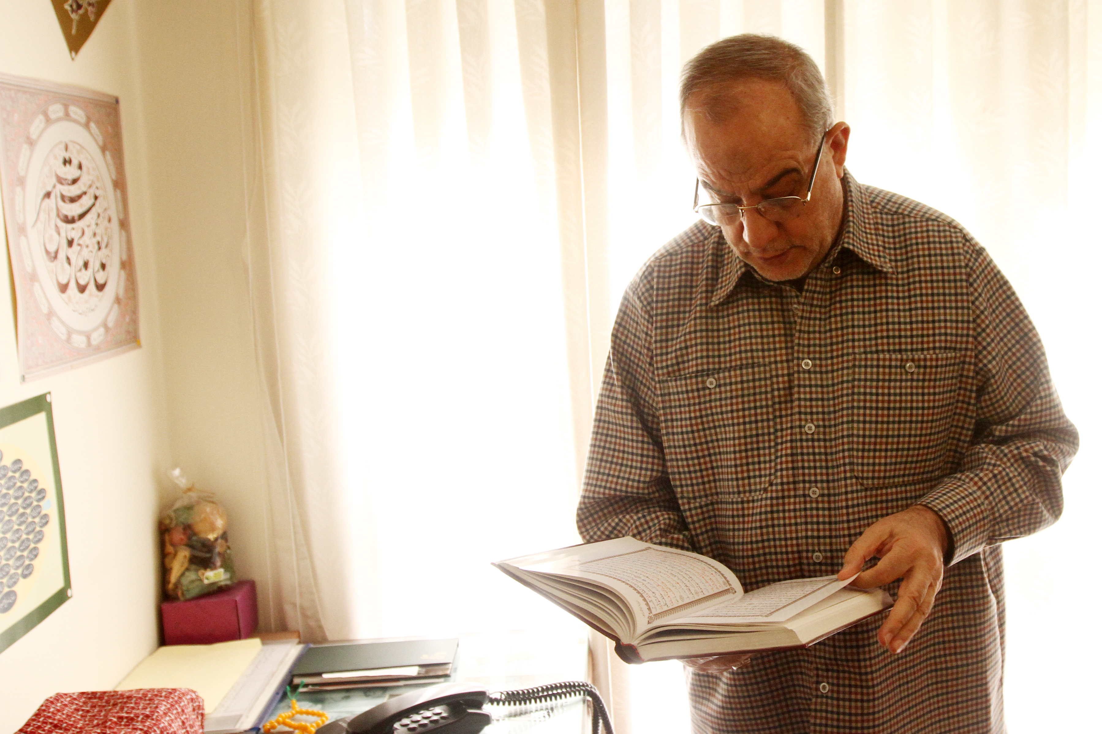 زن‌ و شوهر حتی در غیاب هم حافظ عزت و آبروی هم باشند/ آستین‌ها را بالا بزنید